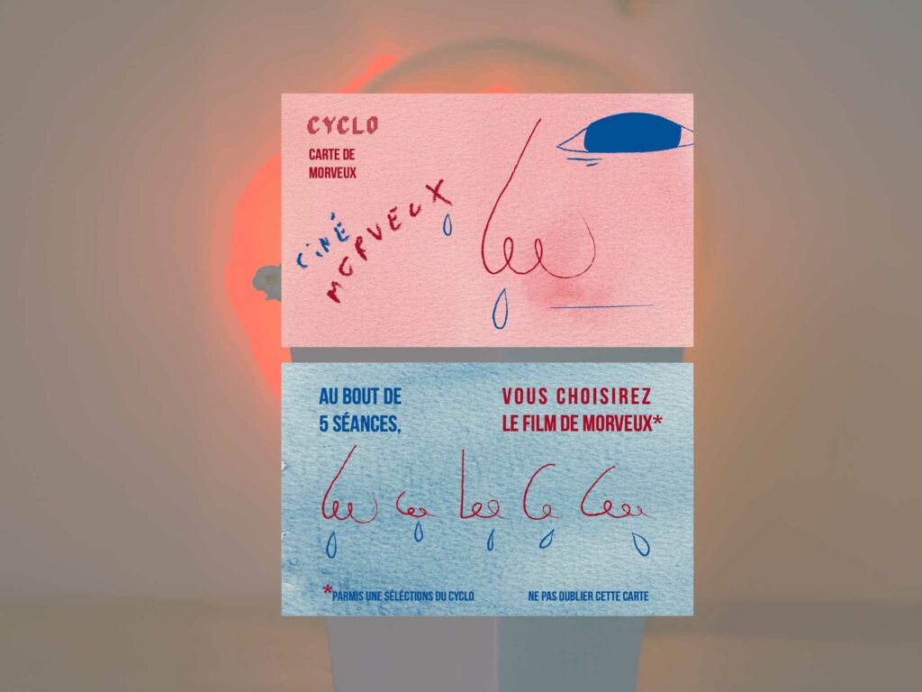 Mockup recto et verso d’une carte de fidélité pour enfants reprenant le visuel du cinéma Morveux, avec dessin du visage d’enfant morve au nez et fond aquarelle combinant les couleurs bleu et rouge.